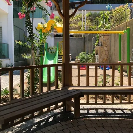 Kingdom Residence. אלאניה